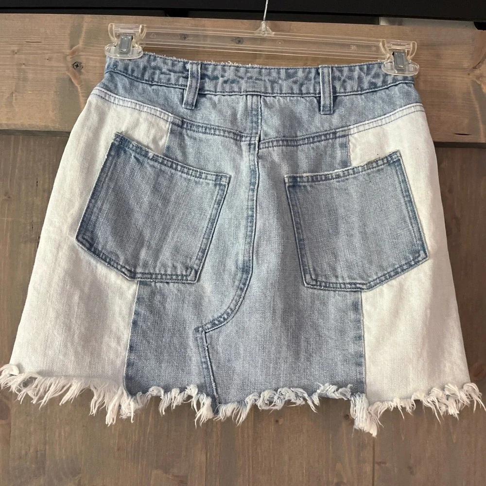 Free People Denim Mini Skirt Color Block‎ Light Wash Blue Size 4 Distressed Hem